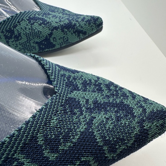 Rothy’s The Point~ Emerald Blue Snake Print Retired Shoes Size 7 - Picture 5 of 15